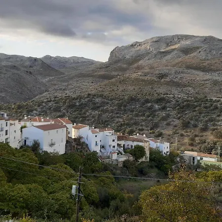 El Refugio de Parauta Сasa de vacaciones Parauta